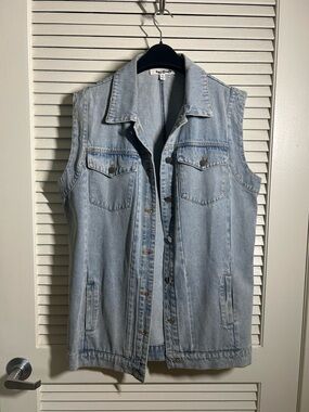 The Foxy Kind Light Wash Denim Sleeveless Jacket Vest S/M